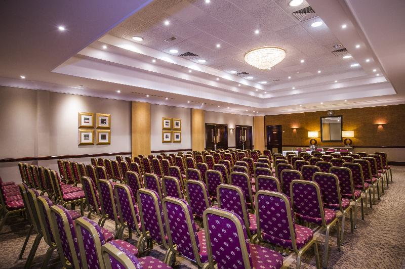 Hotel Doubletree By Hilton London Elstree 4*