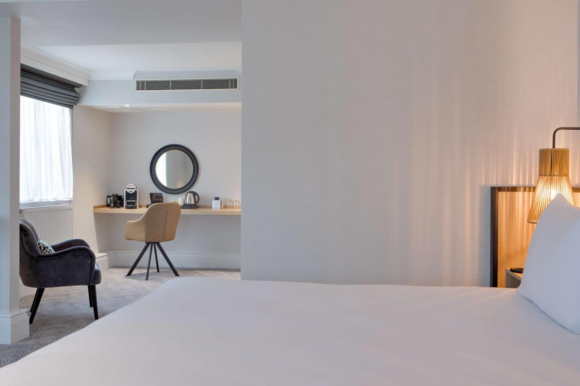 Hotel Doubletree By Hilton London Elstree 4*